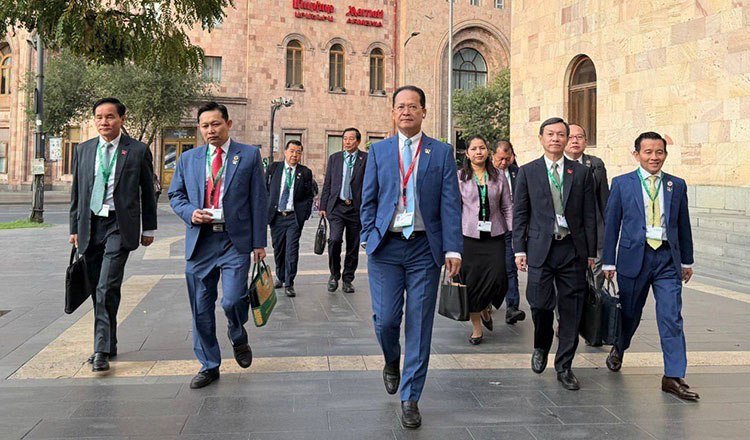 柬环境部长率团出席COP17生物多样性大会