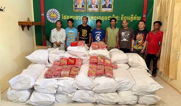 柬美联手查获近1吨冰毒 逮捕8名嫌犯