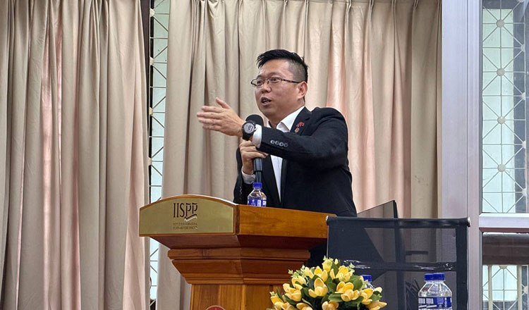 柬埔寨学者称中国反腐经验值得借鉴 强调党纪问责